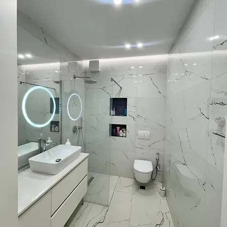 White Rooftop Living *