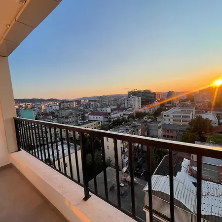 Daire White Rooftop Living Tiran
